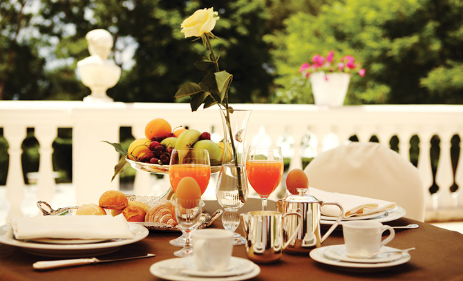 HOS04015RU24-N Coordinate In-Room Dining Operations:20254 - Hospitality Apprenticeship Diploma:20254 Hospitality Apprenticeship Diploma